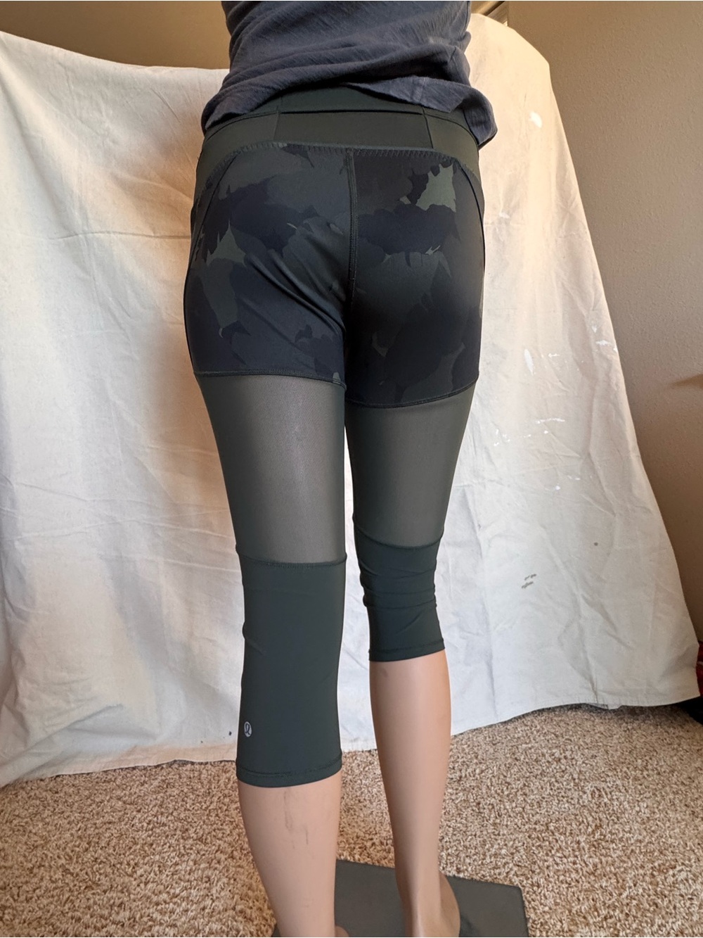RARE Lululemon Training Tough Crop, Camo Mesh sz 6